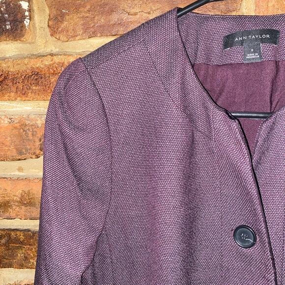 Ann Taylor Burgundy Tweed Button Down Jacket Women's Size 0 - Picture 2 of 6